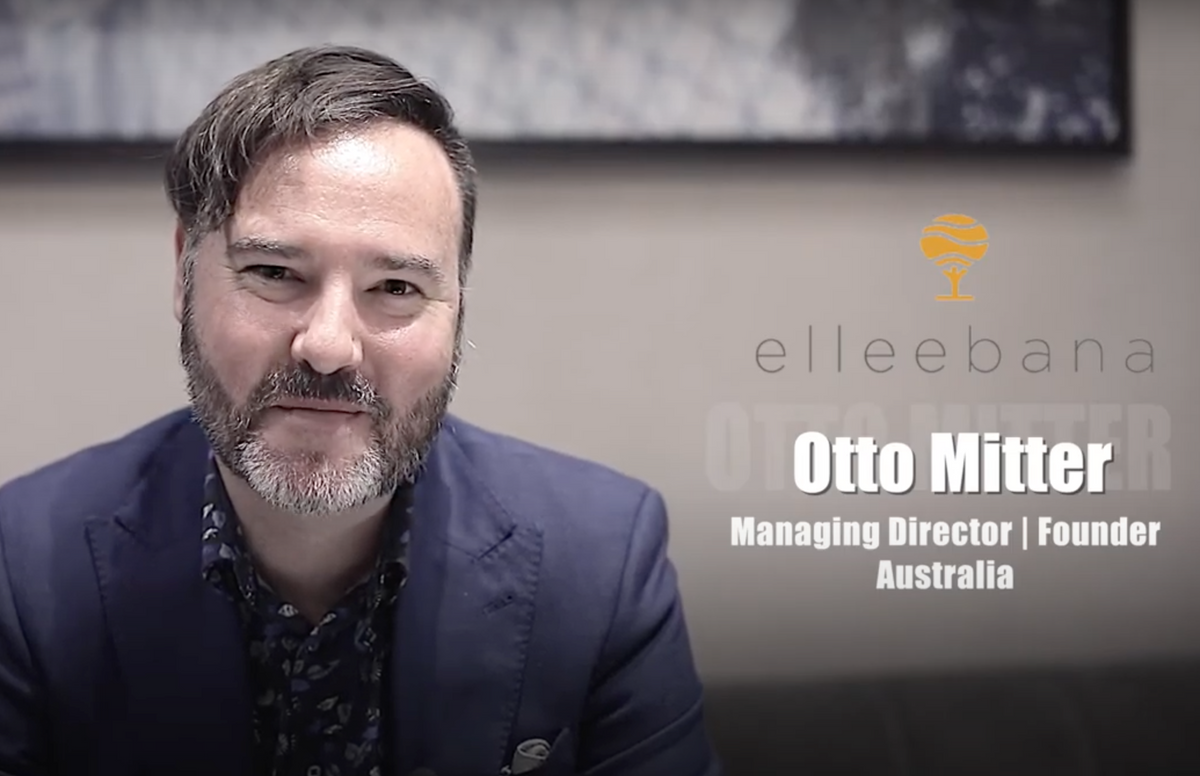Promotional banner for the official online Elleebana Lash Lift Course displaying step-by-step application procedures, lash transformation results, instructor Otto Mitter, and the student kit.
