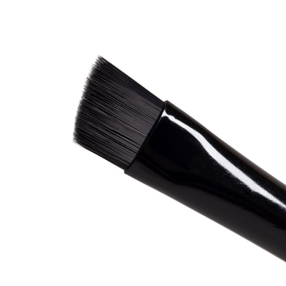 ElleeBRUSH Angle Tip tool with angled synthetic bristles, designed for precise eyebrow tinting, sharp line creation, and gentle lotion removal during lash lifts and laminations.