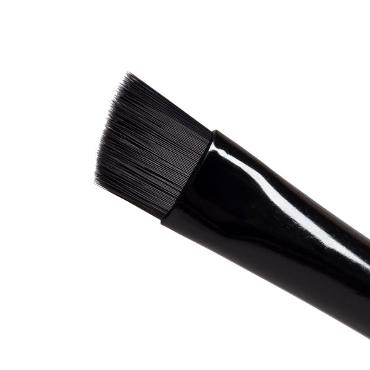 ElleeBRUSH Angle Tip tool with angled synthetic bristles, designed for precise eyebrow tinting, sharp line creation, and gentle lotion removal during lash lifts and laminations.