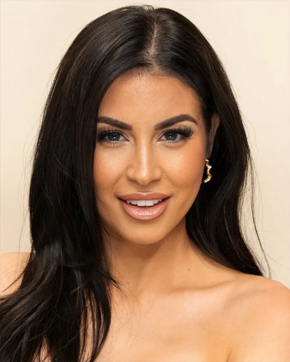 Lash It Out Pre-Glued Under-Lash Extensions Kit featuring 30 pre-glued cluster lashes in 10mm, 12mm, and 14mm lengths with a soft, crisscross design.