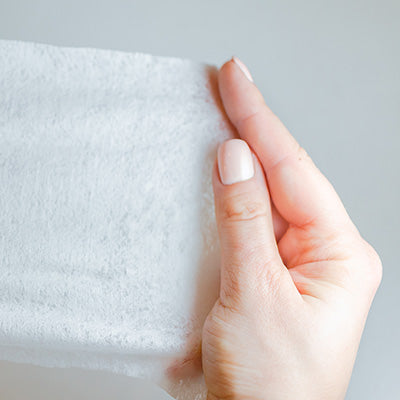 High-saturation alcohol prep pad wipe for sanitizing skin and surfaces prior to microblading and PMU treatments.