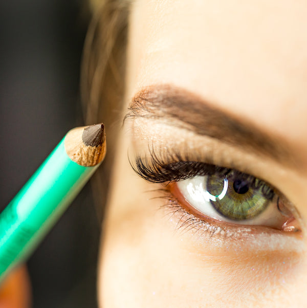 A pack of 5 brown single-use Everlasting predraw brow pencils packaged in a clear protective pouch for PMU and microblading mapping.