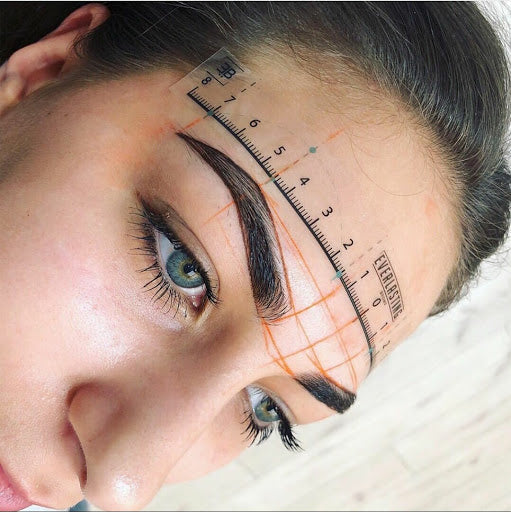 A promotional graphic for the Everlasting Brow Mapping online course, displaying training materials including HD video tutorials, a 20-page workbook, and a certificate of completion for professional eyebrow shaping.